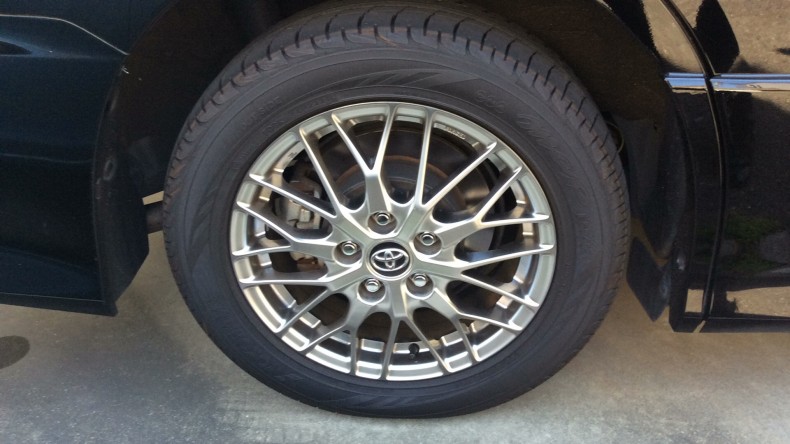 タイヤホイール前