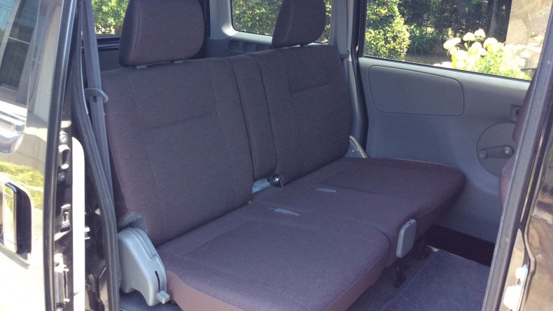 内装後方シート