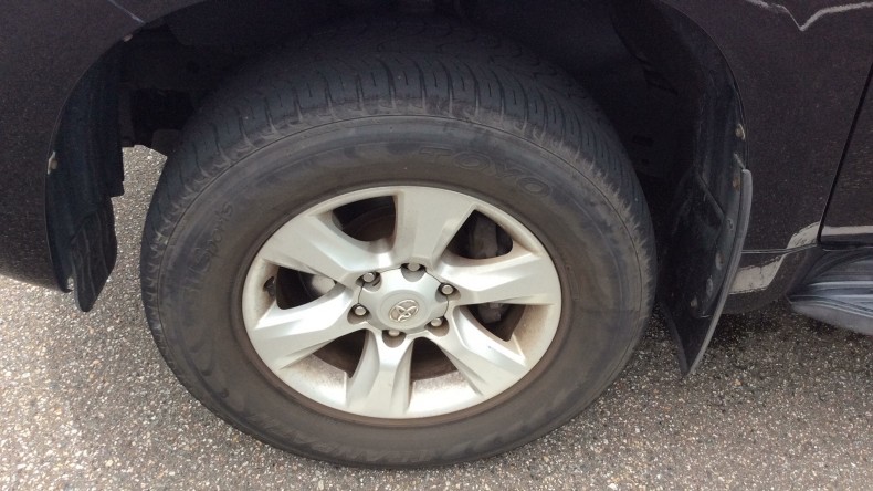 タイヤホイール前