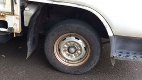 タイヤホイール前