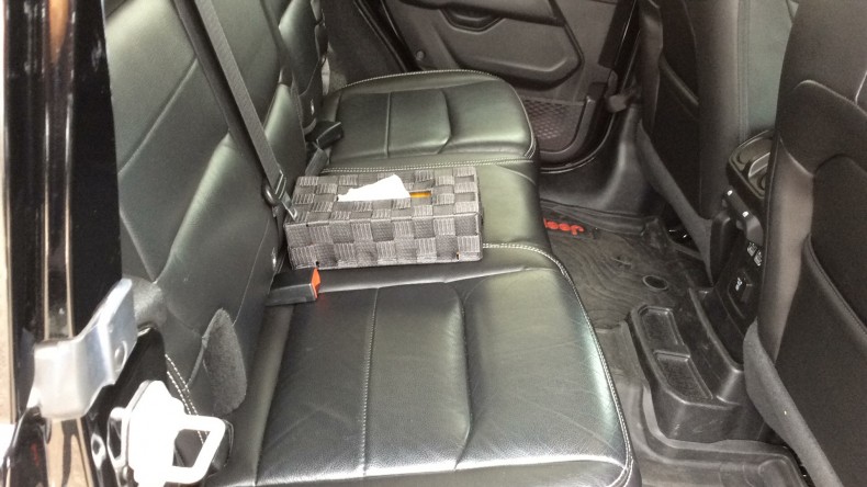 内装後方シート