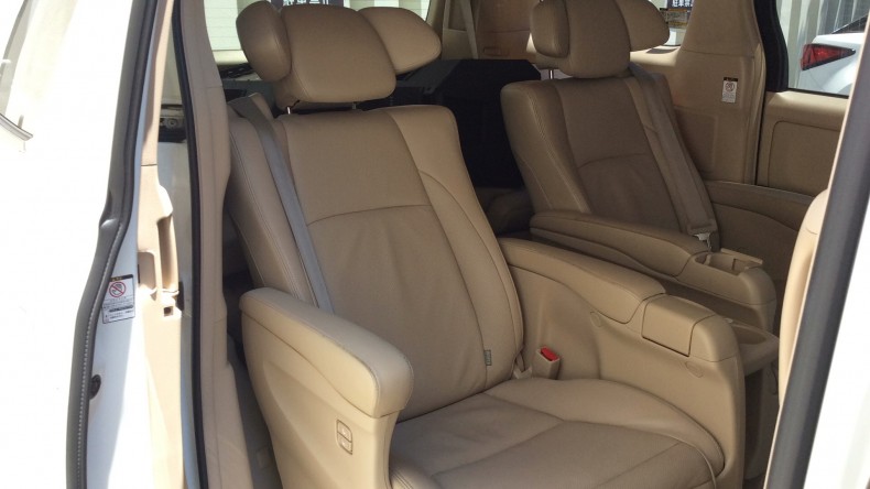 内装後方シート