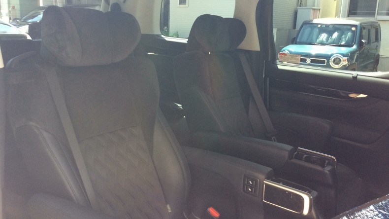 内装後方シート