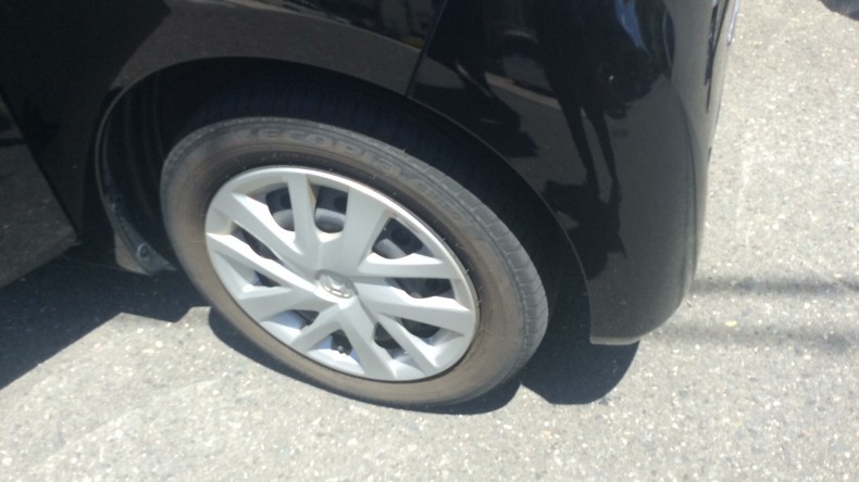 タイヤホイール前