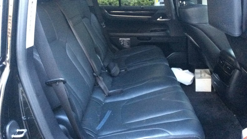 内装後方シート