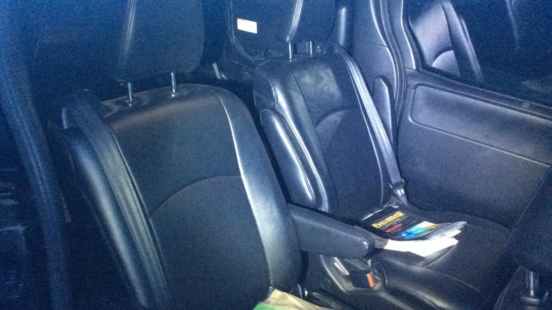 内装後方シート