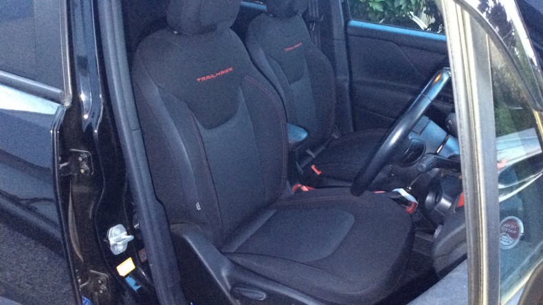 内装前方シート