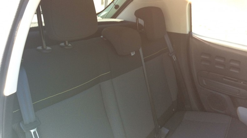内装後方シート
