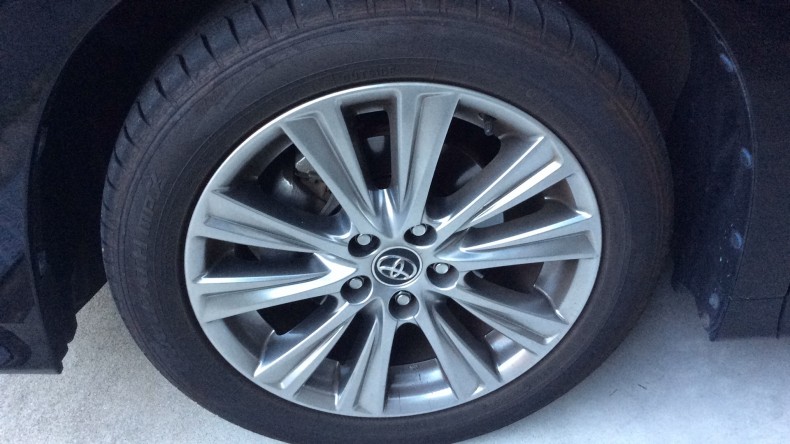 タイヤホイール前