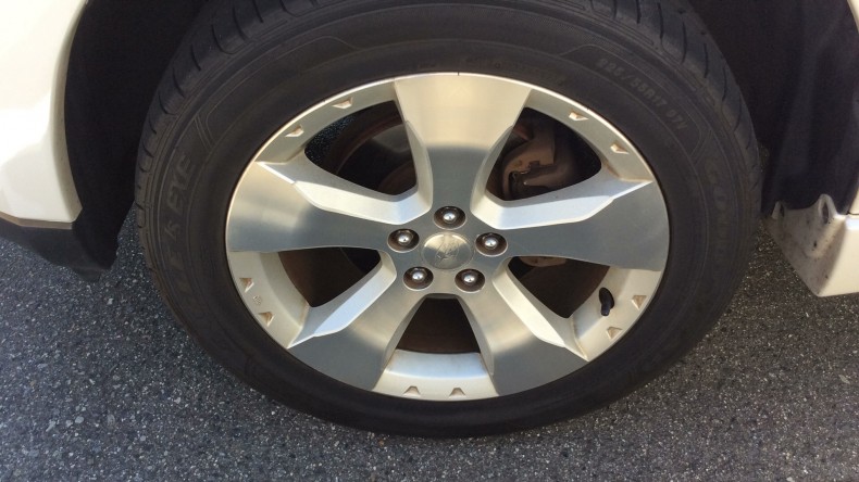 タイヤホイール前