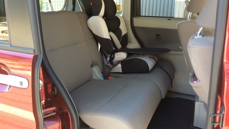 内装後方シート