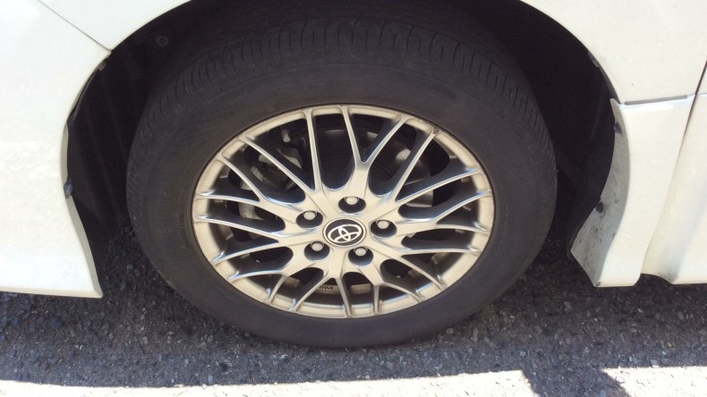 タイヤホイール前