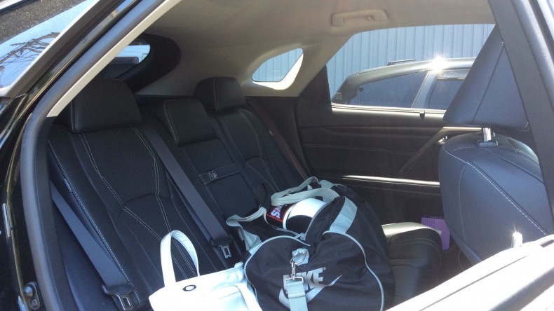 内装後方シート