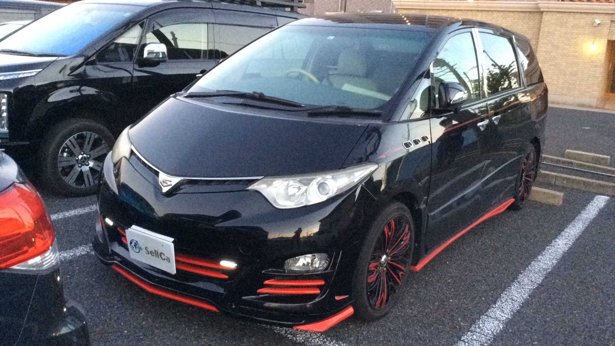 トヨタ エスティマの車種サムネイル画像