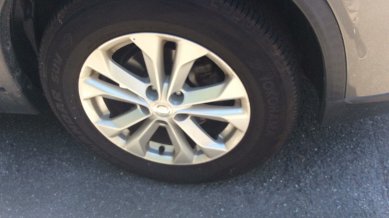 タイヤホイール前