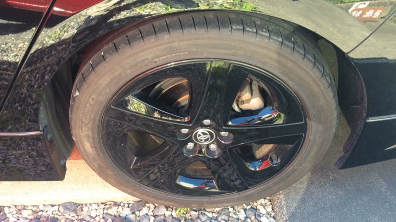 タイヤホイール前