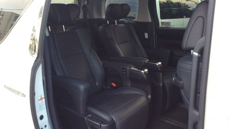 内装後方シート