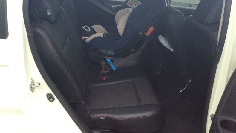 内装後方シート