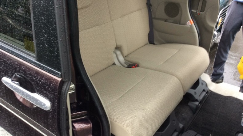 内装後方シート