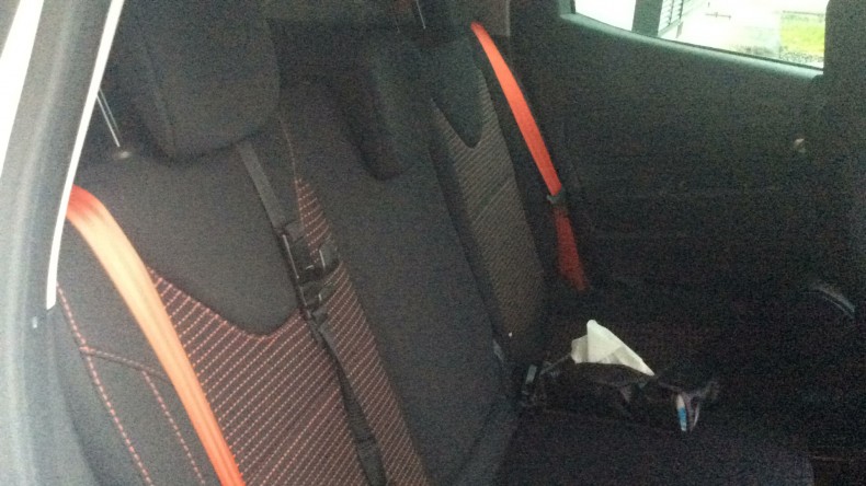 内装後方シート