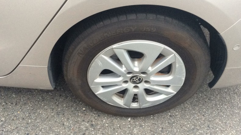 タイヤホイール前