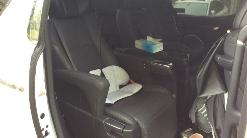 内装後方シート