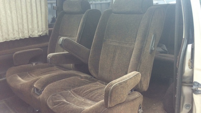 内装後方シート