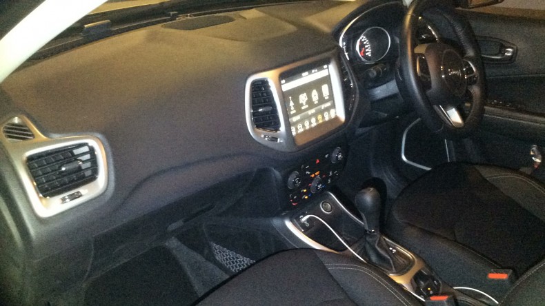 内装インパネ全体