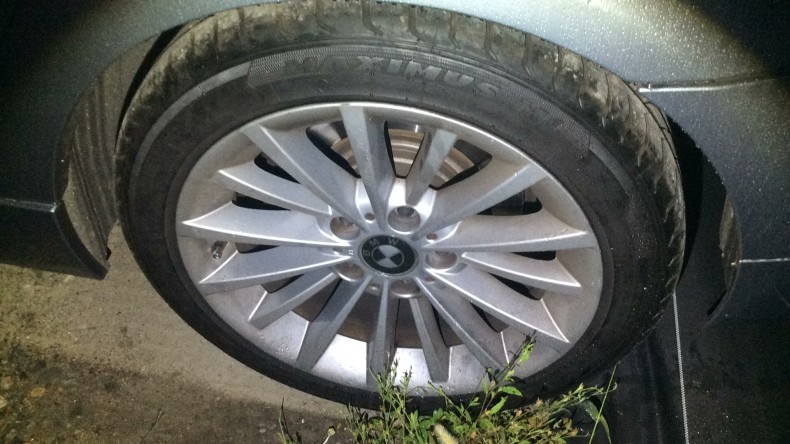 タイヤホイール前