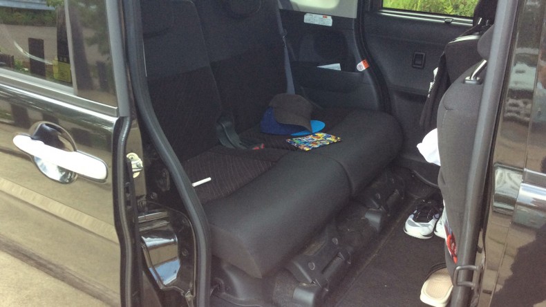 内装後方シート