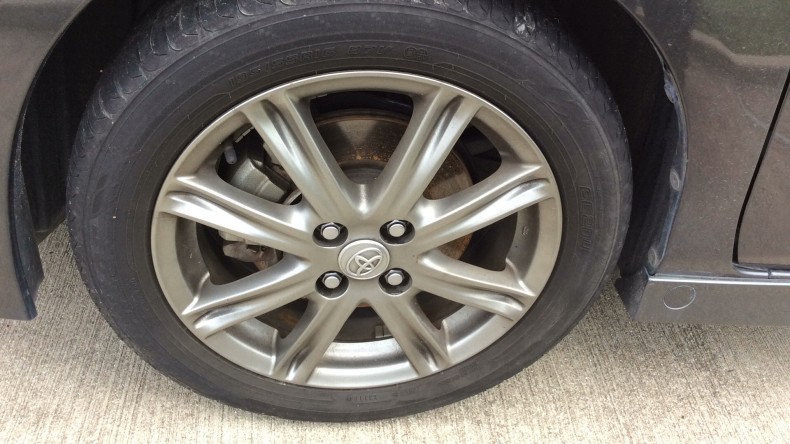 タイヤホイール前