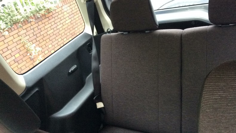 内装後方シート