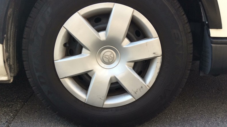 タイヤホイール前