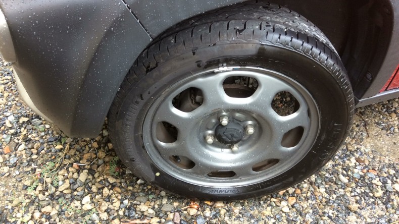 タイヤホイール前