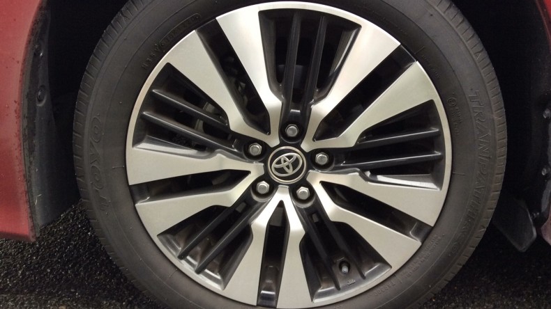 タイヤホイール前