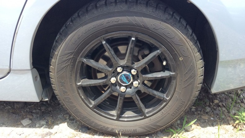 タイヤホイール前