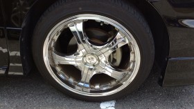 タイヤホイール前