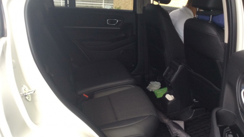 内装後方シート