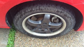 タイヤホイール前