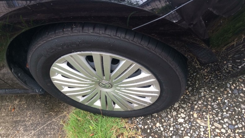 タイヤホイール前