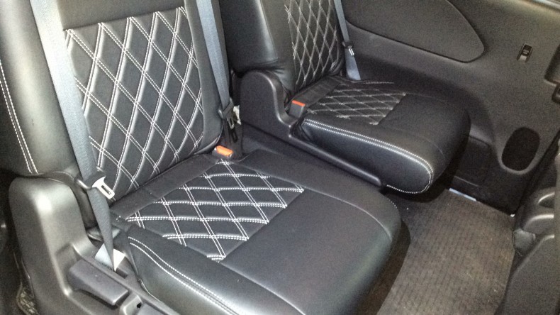 内装後方シート