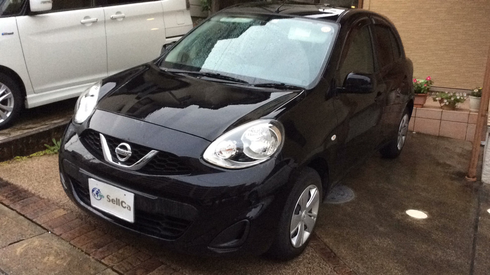 日産　マーチの車種サムネイル画像