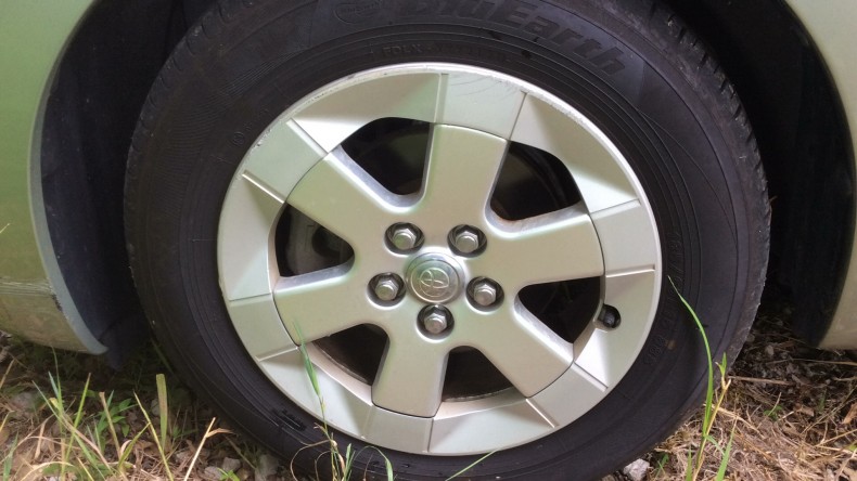 タイヤホイール前