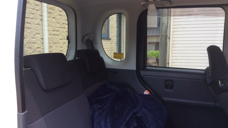 内装後方シート