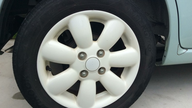 タイヤホイール前