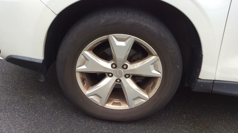 タイヤホイール前