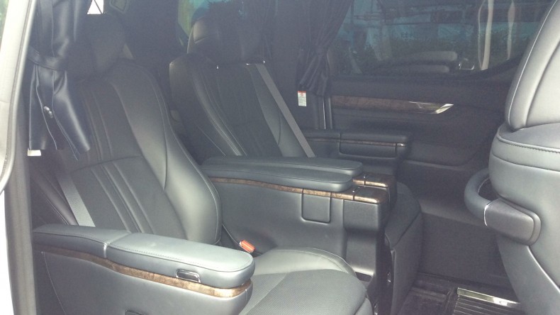 内装後方シート