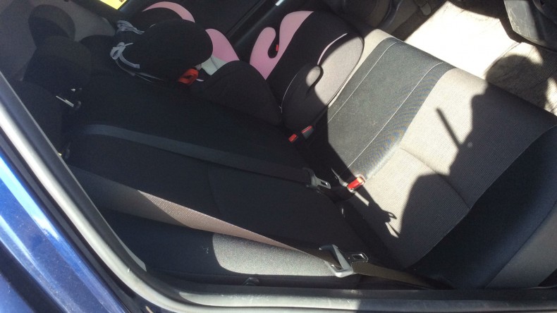 内装後方シート