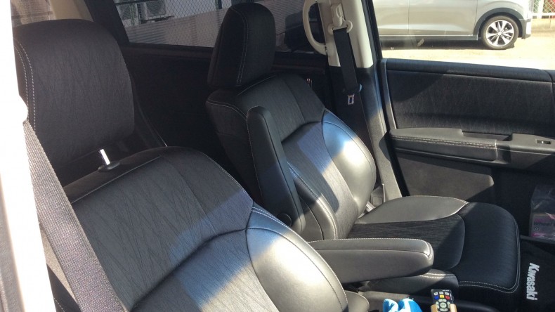 内装前方シート