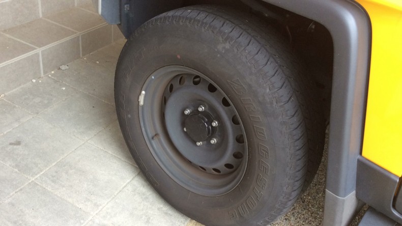 タイヤホイール前